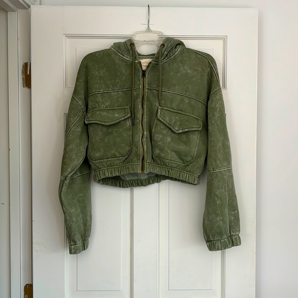 Green Crop-Top Zip-Up Hoodie. US M.